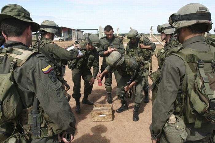 Війна з наркокартелями в Колумбії (24 фото)