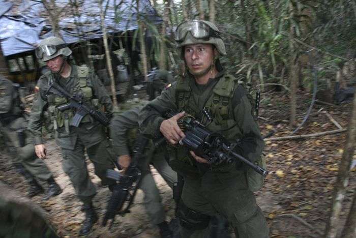 Війна з наркокартелями в Колумбії (24 фото)