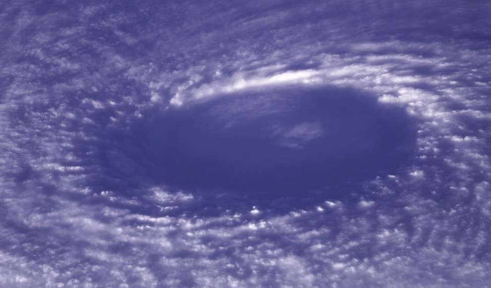 Урагани. Вид з космосу (25 фото)