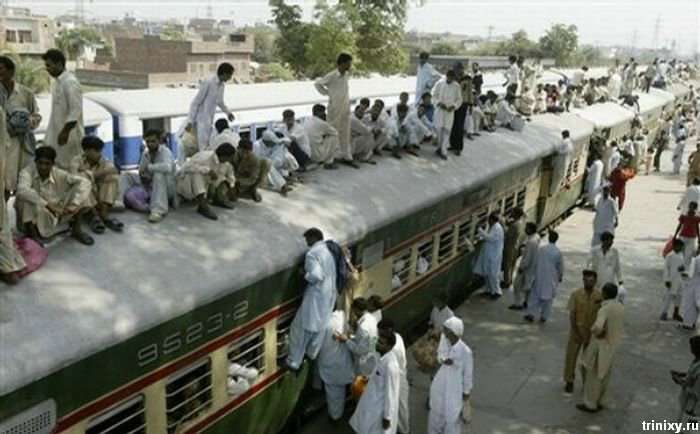 Потяги в Пакистані (10 фото)