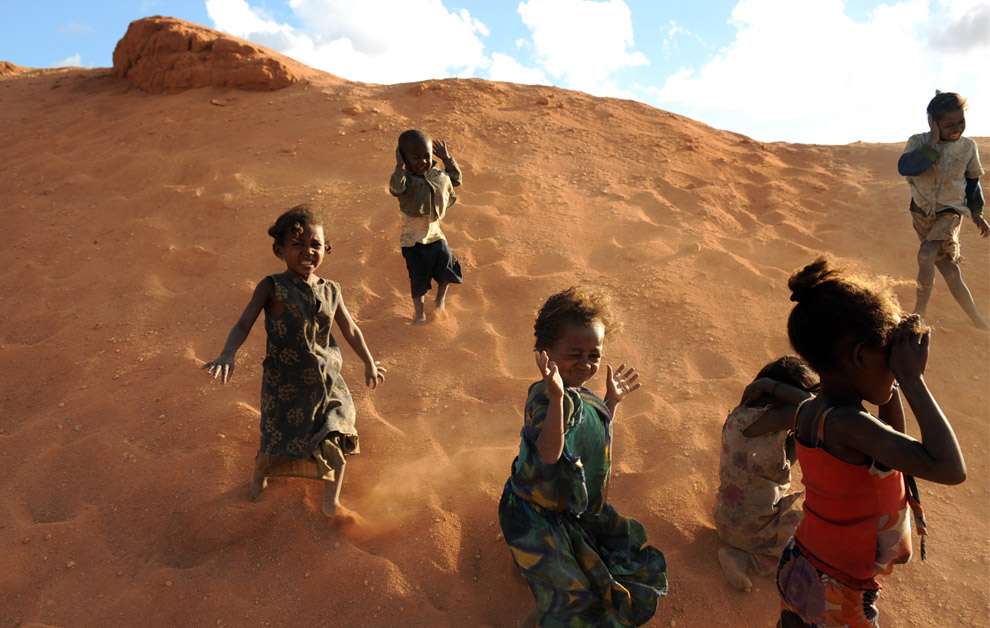 Видобуток сапфірів на Мадагаскарі (24 фото)