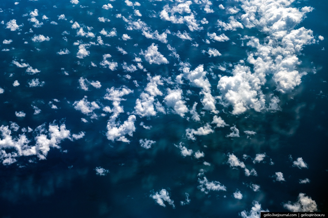 Красочные фотографии, сделанные из иллюминатора самолета. МиР