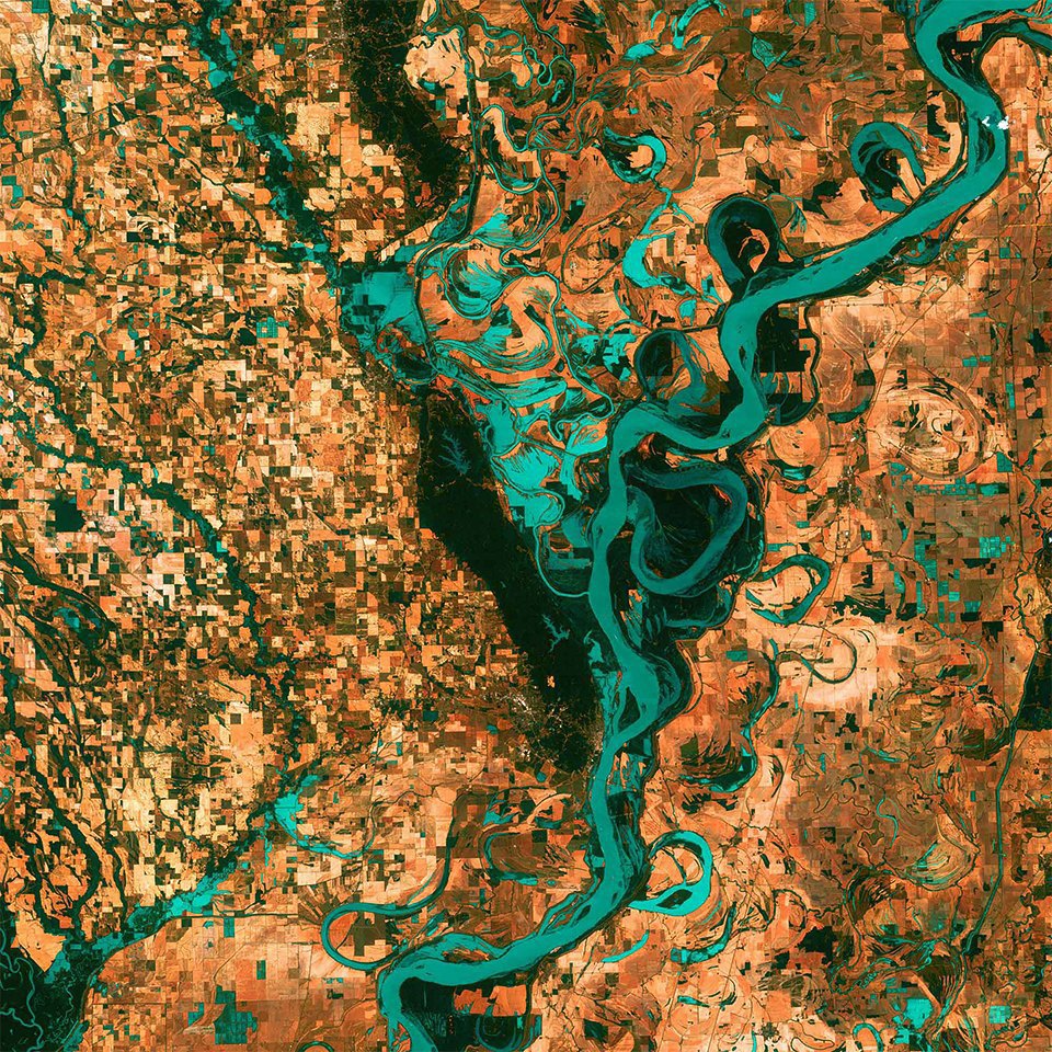 Снимки из космоса: Как люди осваивают и разрушают планету интересное