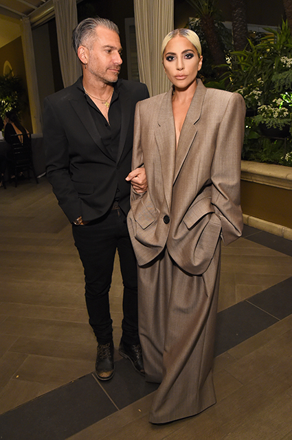 Леди Гага разорвала помолвку со своим женихом Кристианом Карино Звездные пары