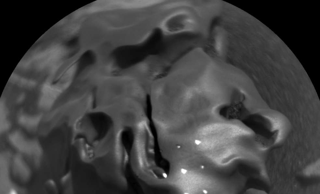 На марсианских фото нашли странную сферу NASA